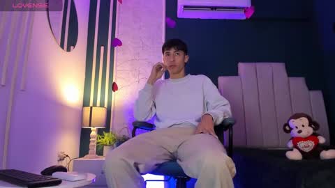 Alessandro Dybala online show from 02.16.25