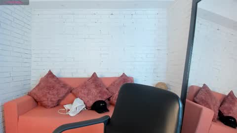 Alessia  Everyday From 0530 to 1430 Col Time online show from 10.27.25