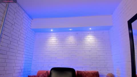 Alessia  Everyday From 0530 to 1430 Col Time online show from 11.19.25