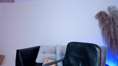 Alessia  Everyday From 0530 to 1430 Col Time online show from 12.02.25