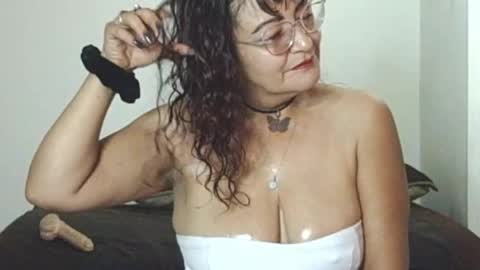 Snapshot of alessiabobs chatting on 05.31.26 Allesiaboobs online show from 05.31.26