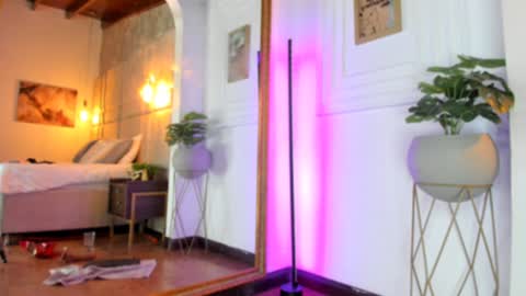 Snapshot of alessialondon chatting on 01.20.25 Alessia online show from 01.20.25