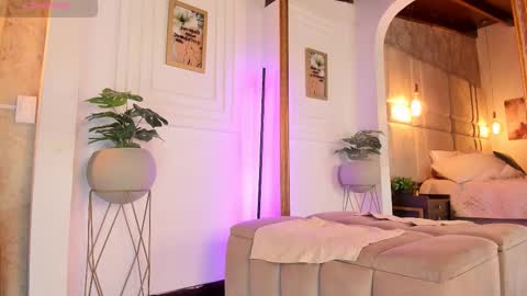 Snapshot of alessialondon chatting on 02.17.25 Alessia online show from 02.17.25