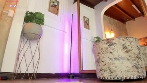 Snapshot of alessialondon chatting on 02.26.25 Alessia online show from 02.26.25