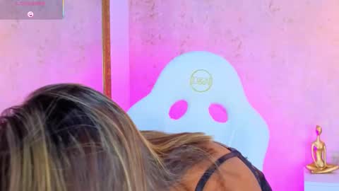 Snapshot of alessialondon chatting on 11.13.25 Alessia online show from 11.13.25