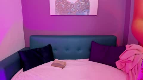 alessiia__ online show from 11.13.25