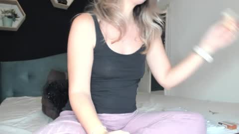 alesys69 online show from 01.04.25