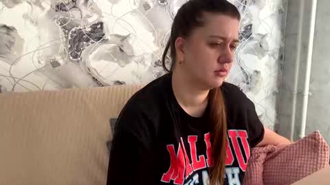 Aletta Oushen online show from 02.26.25