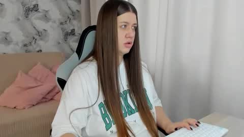 Aletta Oushen online show from 10.06.25