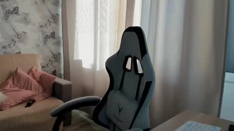 Aletta Oushen online show from 10.19.25