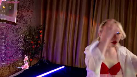 Lola online show from 11.23.25