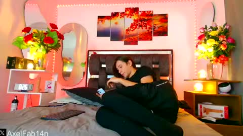 sneider online show from 02.14.25