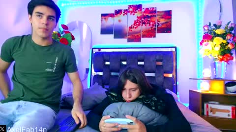 sneider online show from 02.15.25