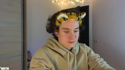 FAVORITE online show from 02.22.25