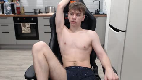 Snapshot of alex_gotcha chatting on 12.08.24 Alex online show from 12.08.24