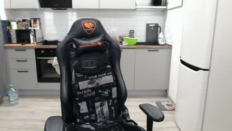 Snapshot of alex_gotcha chatting on 01.20.25 Alex online show from 01.20.25