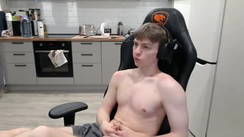 Snapshot of alex_gotcha chatting on 02.08.25 Alex online show from 02.08.25