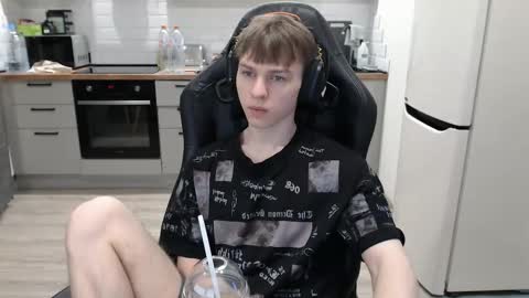 Snapshot of alex_gotcha chatting on 02.12.25 Alex online show from 02.12.25