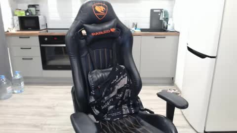 Snapshot of alex_gotcha chatting on 02.14.25 Alex online show from 02.14.25