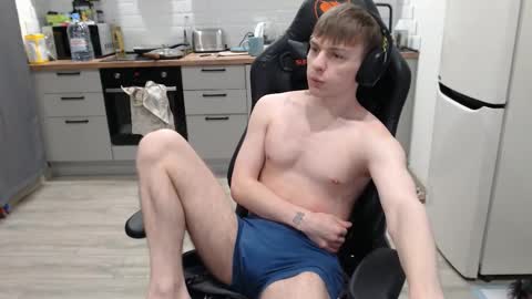 Snapshot of alex_gotcha chatting on 03.04.25 Alex online show from 03.04.25