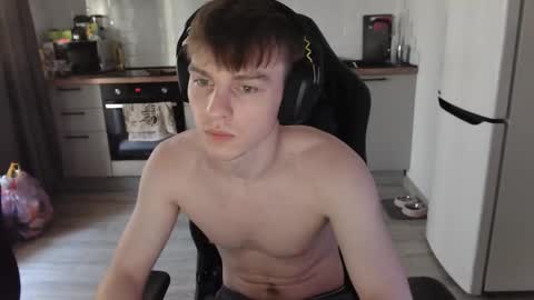 Snapshot of alex_gotcha chatting on 03.07.25 Alex online show from 03.07.25