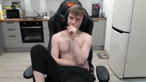 Snapshot of alex_gotcha chatting on 03.08.25 Alex online show from 03.08.25