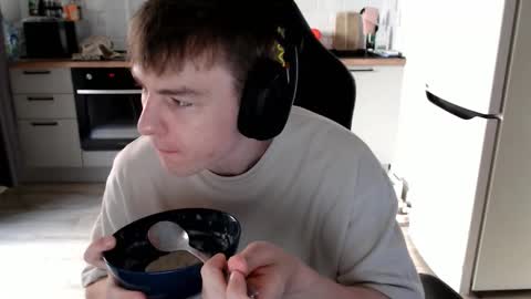 Snapshot of alex_gotcha chatting on 09.09.25 Alex online show from 09.09.25