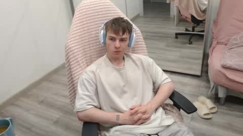 Snapshot of alex_gotcha chatting on 09.22.25 Alex online show from 09.22.25