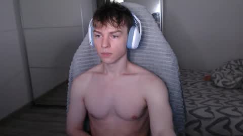 Snapshot of alex_gotcha chatting on 10.01.25 Alex online show from 10.01.25