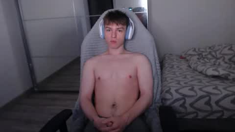 Snapshot of alex_gotcha chatting on 10.02.25 Alex online show from 10.02.25