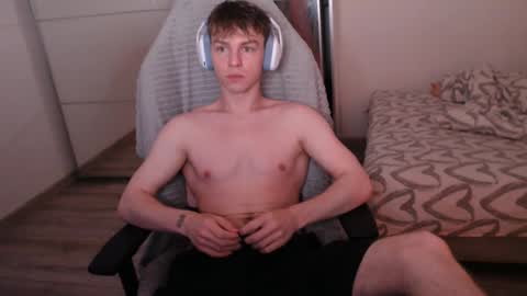 Snapshot of alex_gotcha chatting on 10.04.25 Alex online show from 10.04.25