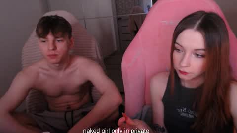 Snapshot of alex_gotcha chatting on 12.04.25 Alex online show from 12.04.25