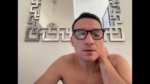 Snapshot of alex_ruiz_ chatting on 03.03.25 Alex online show from 03.03.25