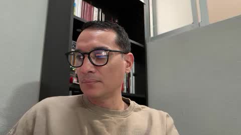 Snapshot of alex_ruiz_ chatting on 06.16.26 Alex online show from 06.16.26
