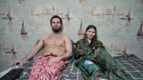 Alex and Sarah online show from 11.25.25