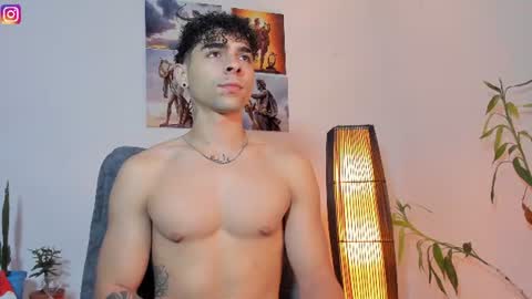 Snapshot of alex_zt7 chatting on 06.08.26 x online show from 06.08.26