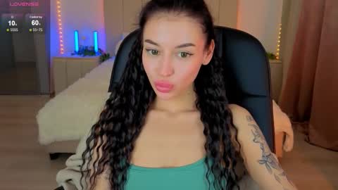 Snapshot of alexa___hill chatting on 11.09.25 Lexa online show from 11.09.25