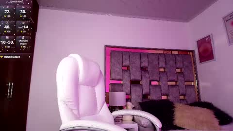 Snapshot of alexa_candy_18 chatting on 06.12.26 Alexa online show from 06.12.26