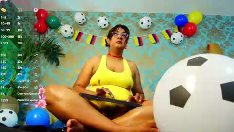 Snapshot of alexa_cruz__ chatting on 06.27.26 Alexa online show from 06.27.26