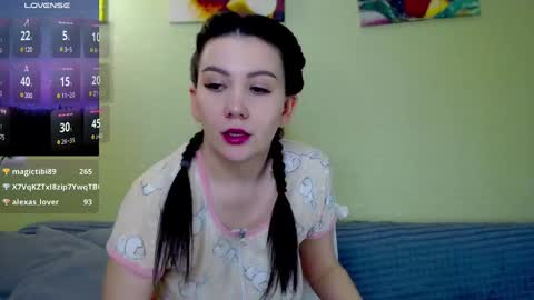 Snapshot of alexa_cruze chatting on 12.12.24 Alexa online show from 12.12.24