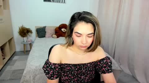 Snapshot of alexa_dolly chatting on 05.05.26 Alexa online show from 05.05.26