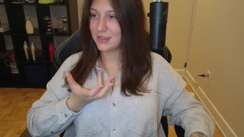 dont be afraid to click social media link its  working  just click on that  online show from 10.13.25