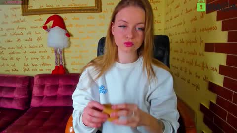 Snapshot of alexa_glory chatting on 12.20.25 Alexa online show from 12.20.25