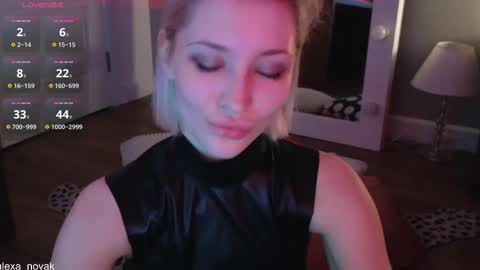 Snapshot of alexa_novak chatting on 03.10.25 Alexa online show from 03.10.25