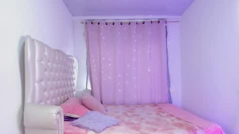 Snapshot of alexa_priincess chatting on 09.30.25 online show from 09.30.25