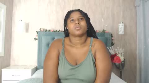 Snapshot of alexa_roussee chatting on 02.11.25 Alexa online show from 02.11.25