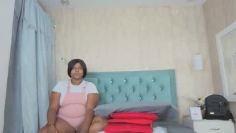 Snapshot of alexa_roussee chatting on 09.12.25 Alexa online show from 09.12.25