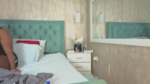 Snapshot of alexa_roussee chatting on 09.22.25 Alexa online show from 09.22.25