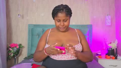 Snapshot of alexa_roussee chatting on 11.19.25 Alexa online show from 11.19.25