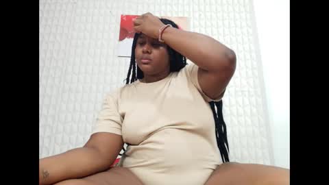 Snapshot of alexa_roussee chatting on 11.30.25 Alexa online show from 11.30.25